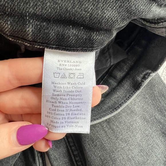 Everlane - The Cheeky Jean - High Rise - Washed Black - Picture 6 of 10